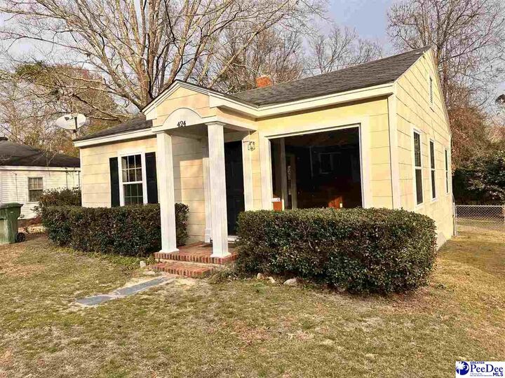 Property Photo:  424 Manor Circle  SC 29501 