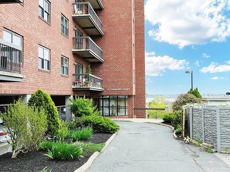 Property Photo:  12 Chancery Ct 404  MA 01902 