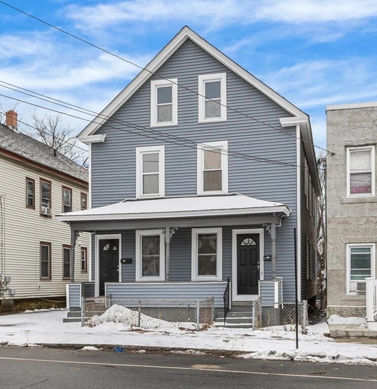 Property Photo:  272 W 6th St  MA 01850 