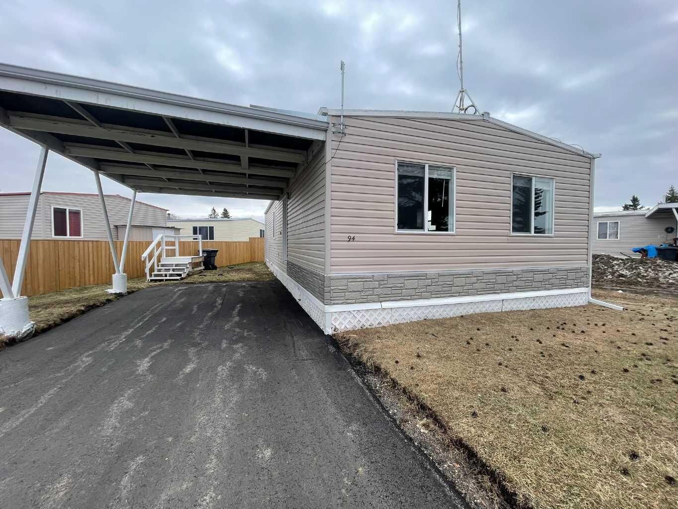 Property Photo:  5308 57 Street 94  AB T9V 2A3 