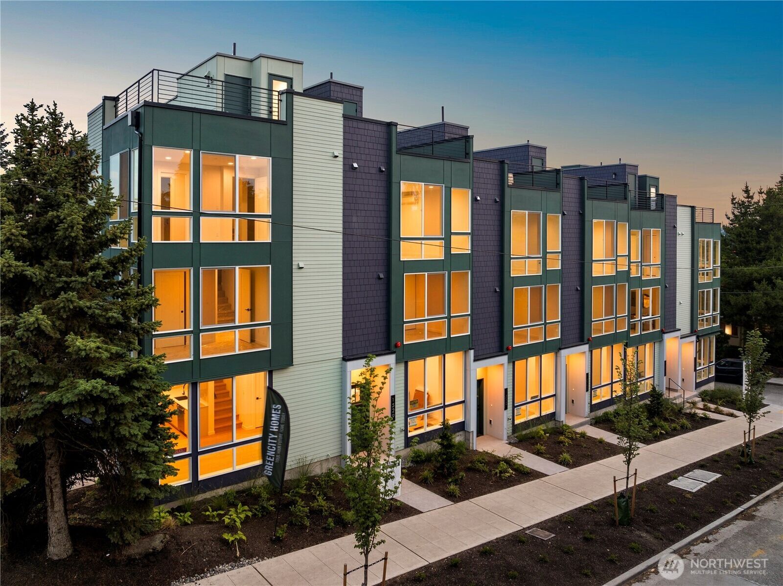 Property Photo:  3850  Carr Place N  WA 98103 