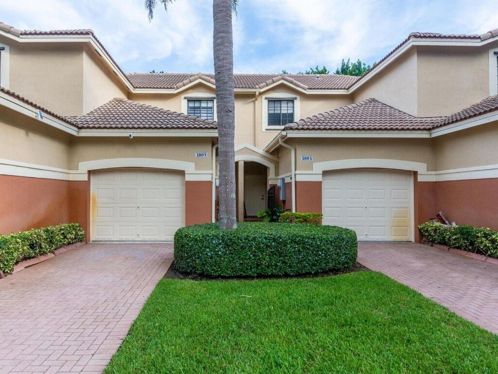 Property Photo:  3805 Tree Top Drive  FL 33332 