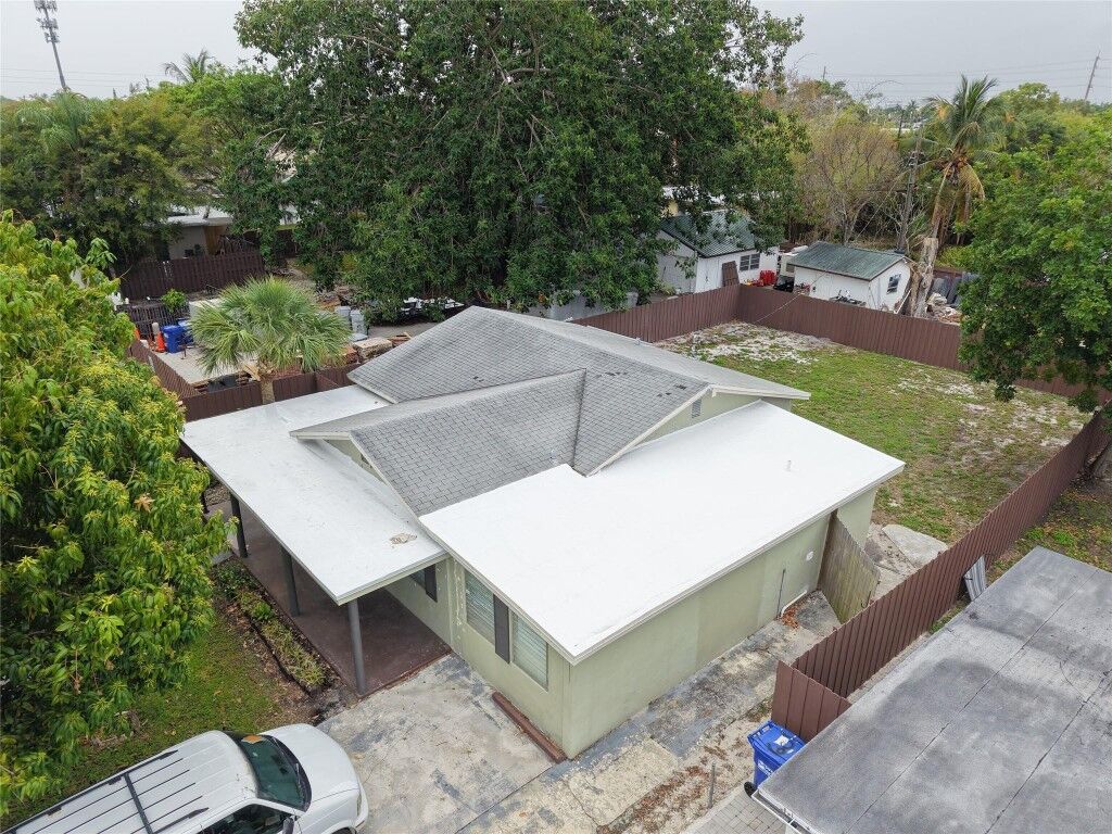 Property Photo: 540 NE 35th Street FL 33064