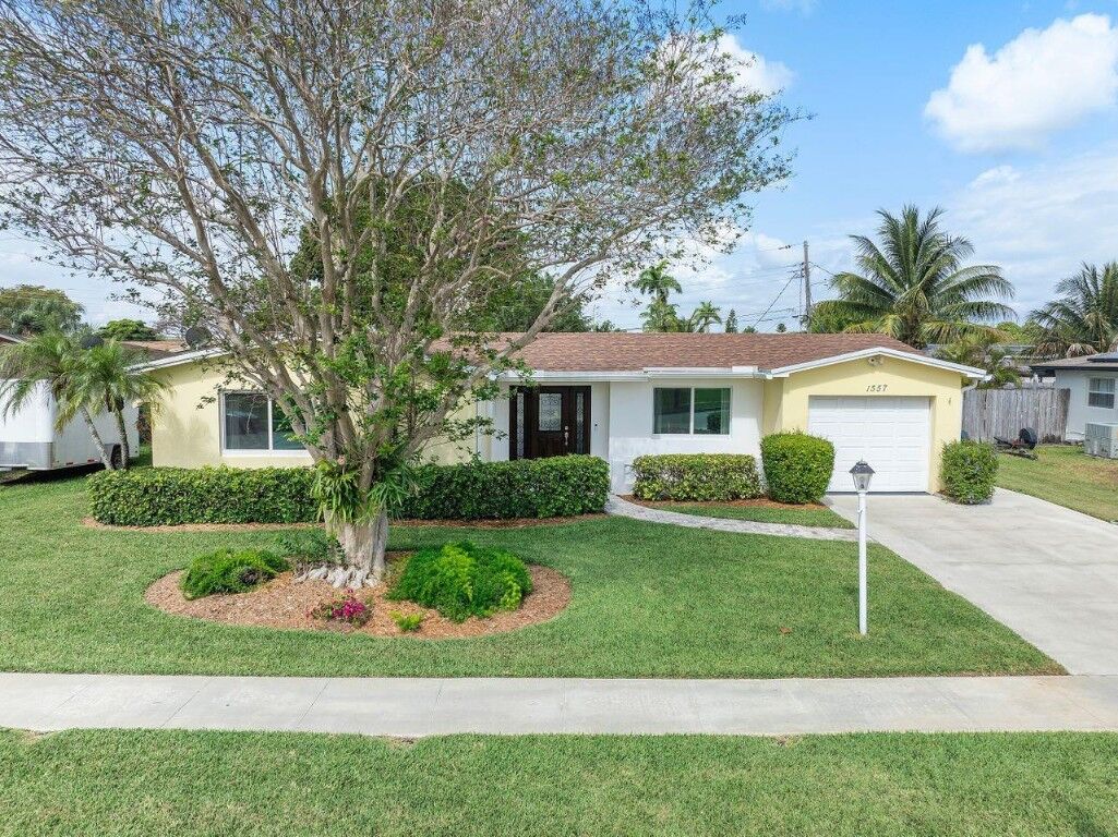 Property Photo: 1557 NW 65th Avenue FL 33063