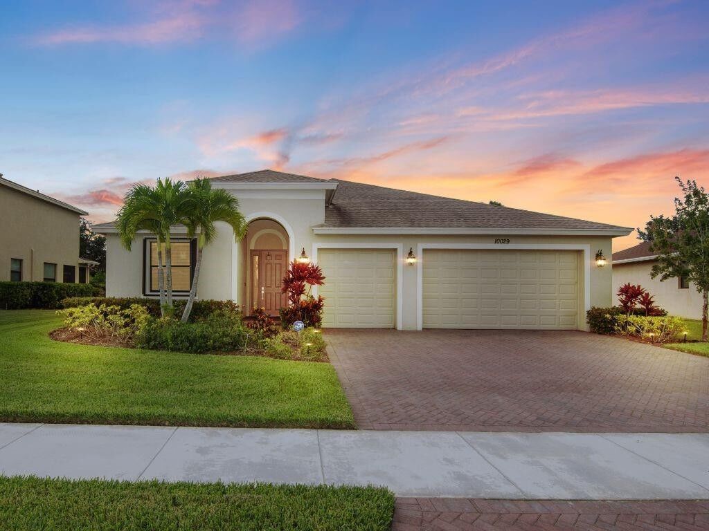 Property Photo:  10029 W Verona Circle  FL 32966 