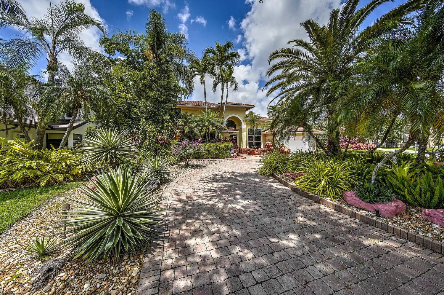 Property Photo: 521 NW 107th Avenue FL 33324