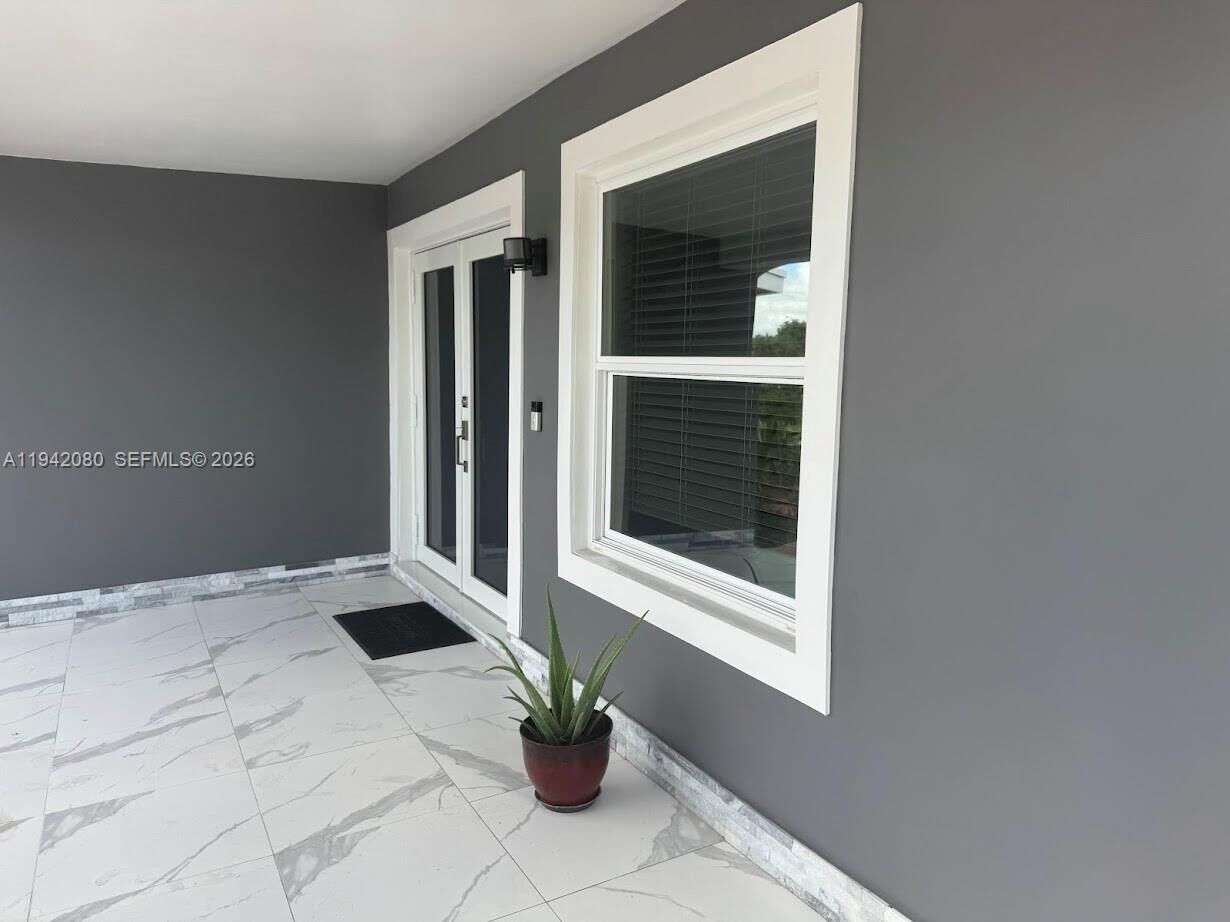 Property Photo: 412 W 15th St FL 33010
