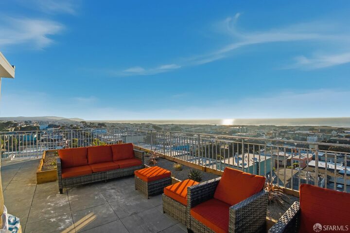 Property Photo:  3945 Judah Street 301  CA 94122 