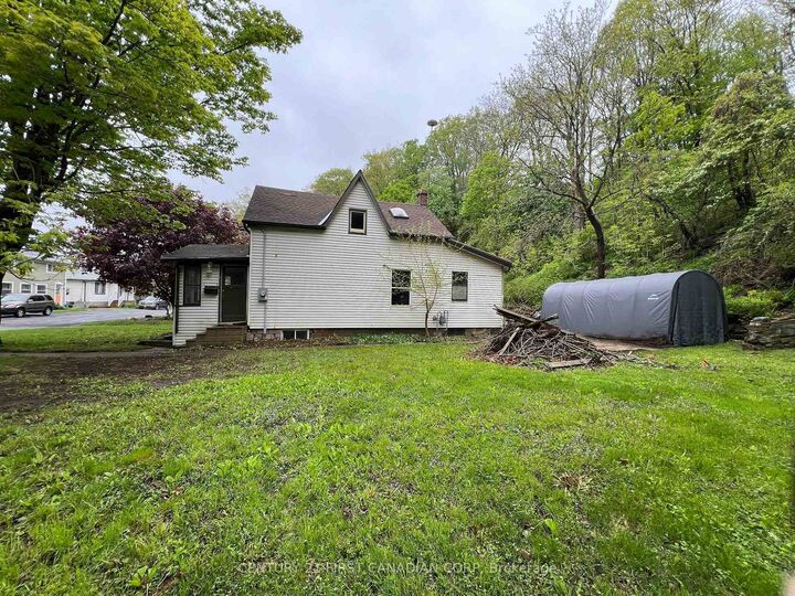 Property Photo:  205 Orchard Street  ON N5L 1C4 