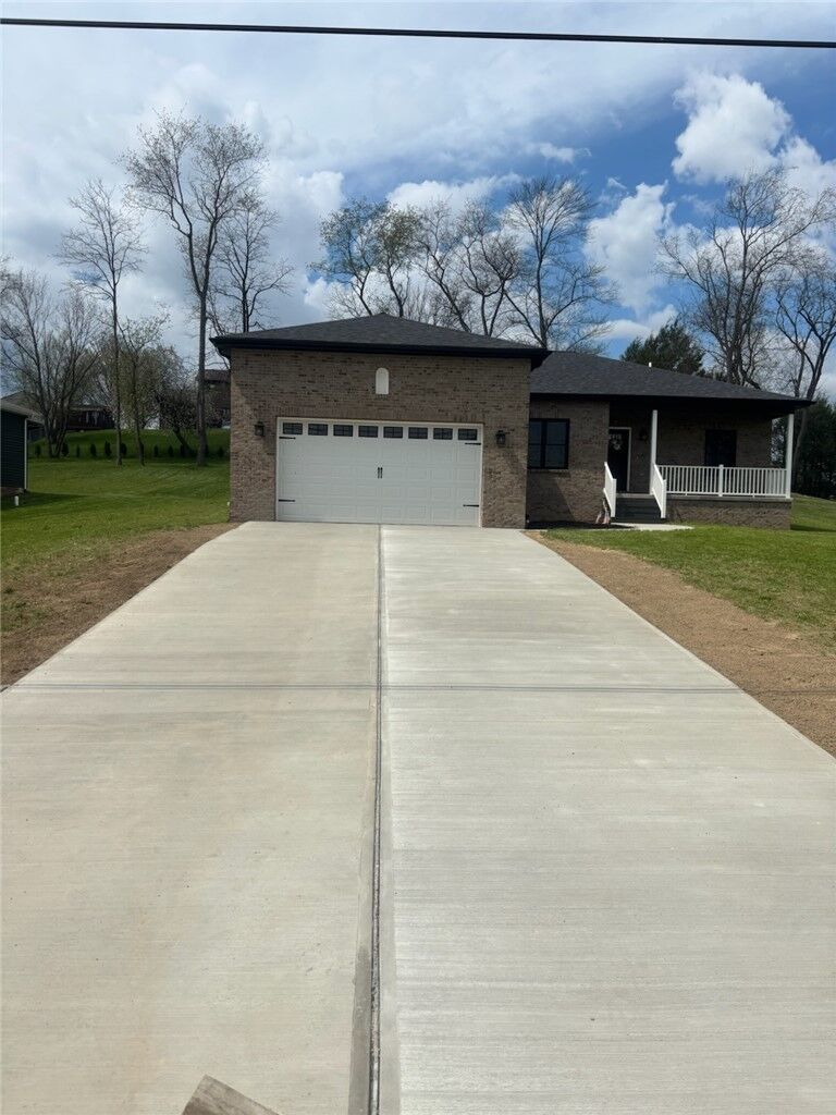 Property Photo: 182 Murrayhill Road PA 15084