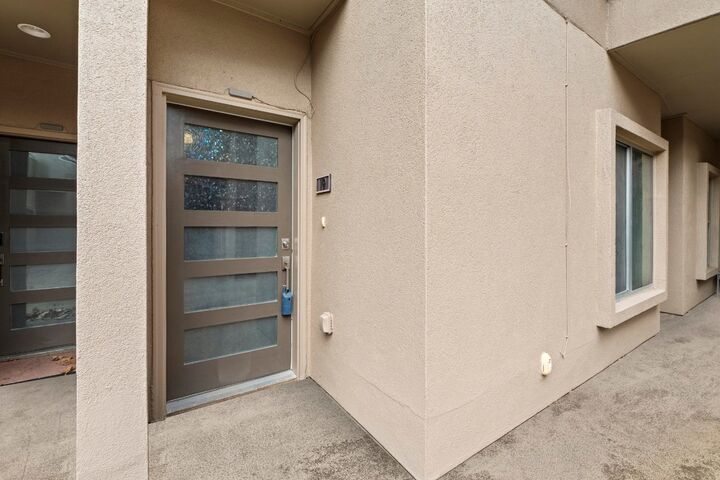 Property Photo: 503 Swanee Drive 19 TX 78752