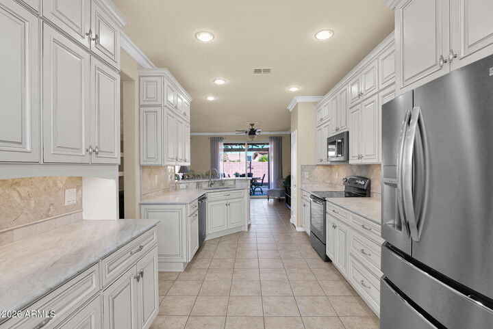 Property Photo:  3816 E Rolling Green Way  AZ 85249 