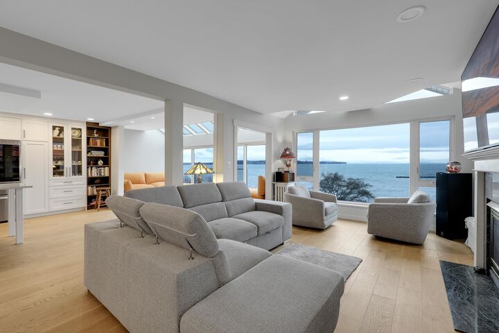 Property Photo:  15165 Marine Drive 204  BC V4B 1C5 