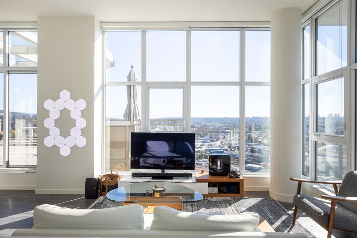 Property Photo: 5311 Goring Street 2603 BC V5B 0B5