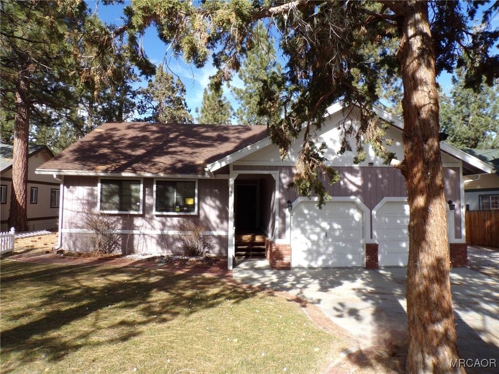 Property Photo: 441 Angeles Boulevard CA 92314