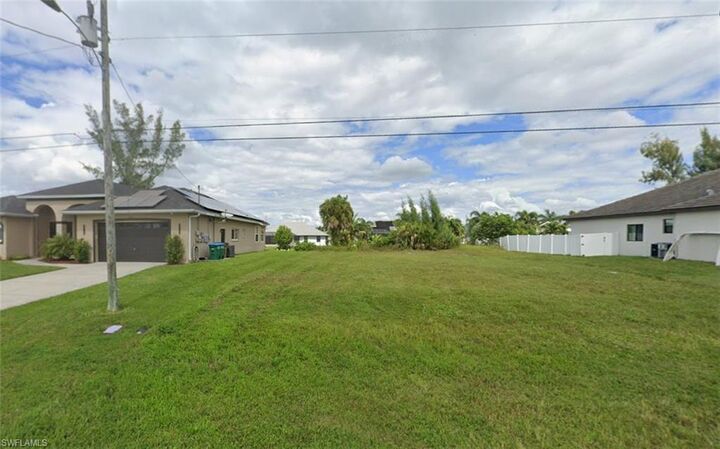 Property Photo:  2015 SW 29th Ter  FL 33914 