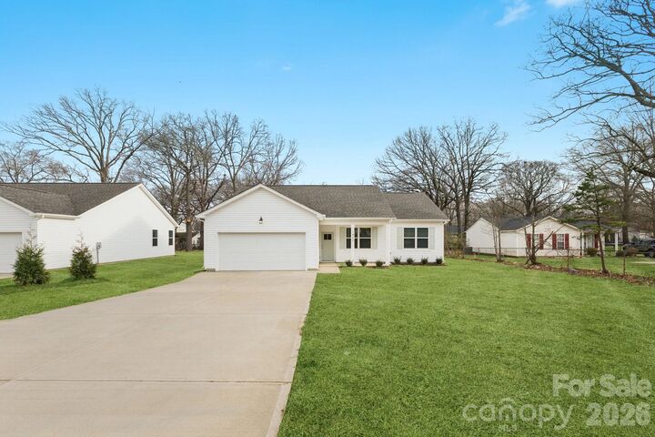 Property Photo:  1420 N Charlotte Avenue  NC 28110 