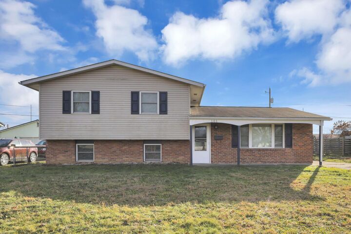 Property Photo:  101 Fieldpoint Road  OH 43056 