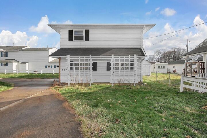 Property Photo: 730 N Roosevelt Avenue OH 43130