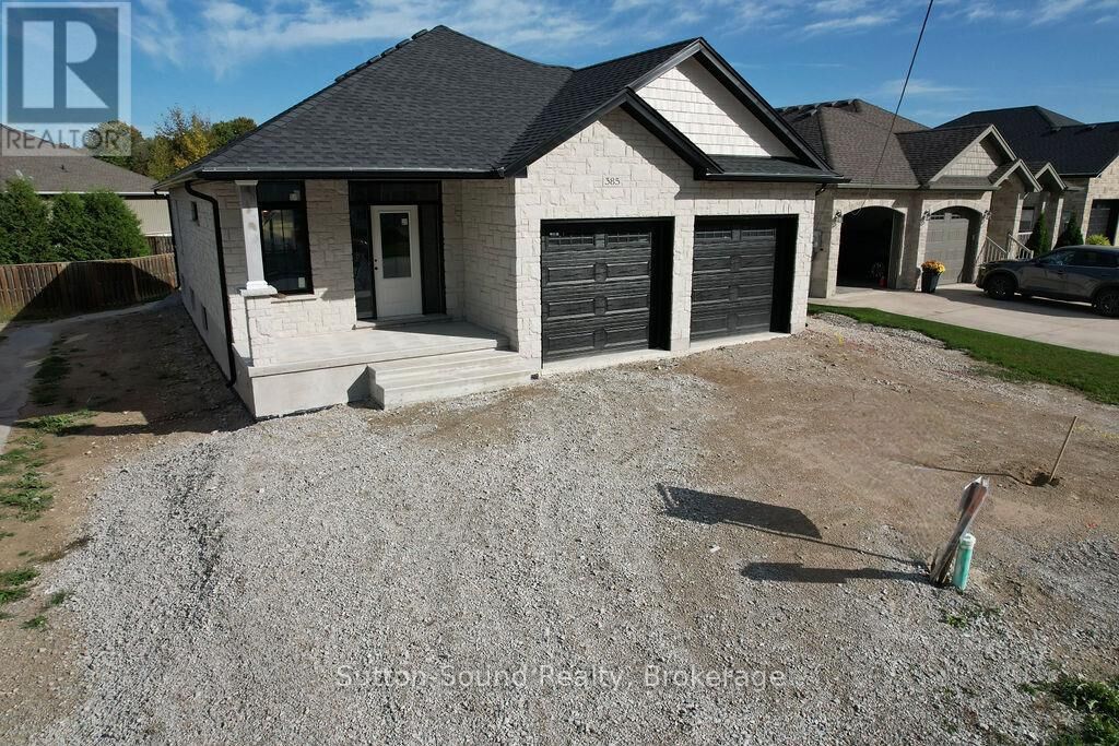 Property Photo:  385 6th Avenue West  ON N4K 6K7 