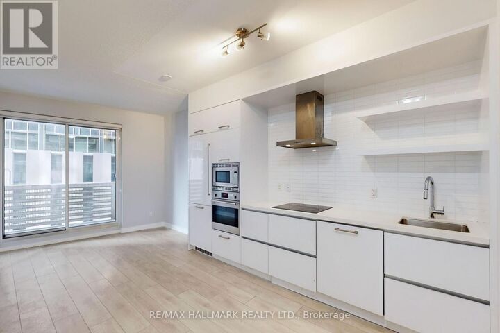 Property Photo:  2221 Yonge Street 313  ON M4S 2B4 