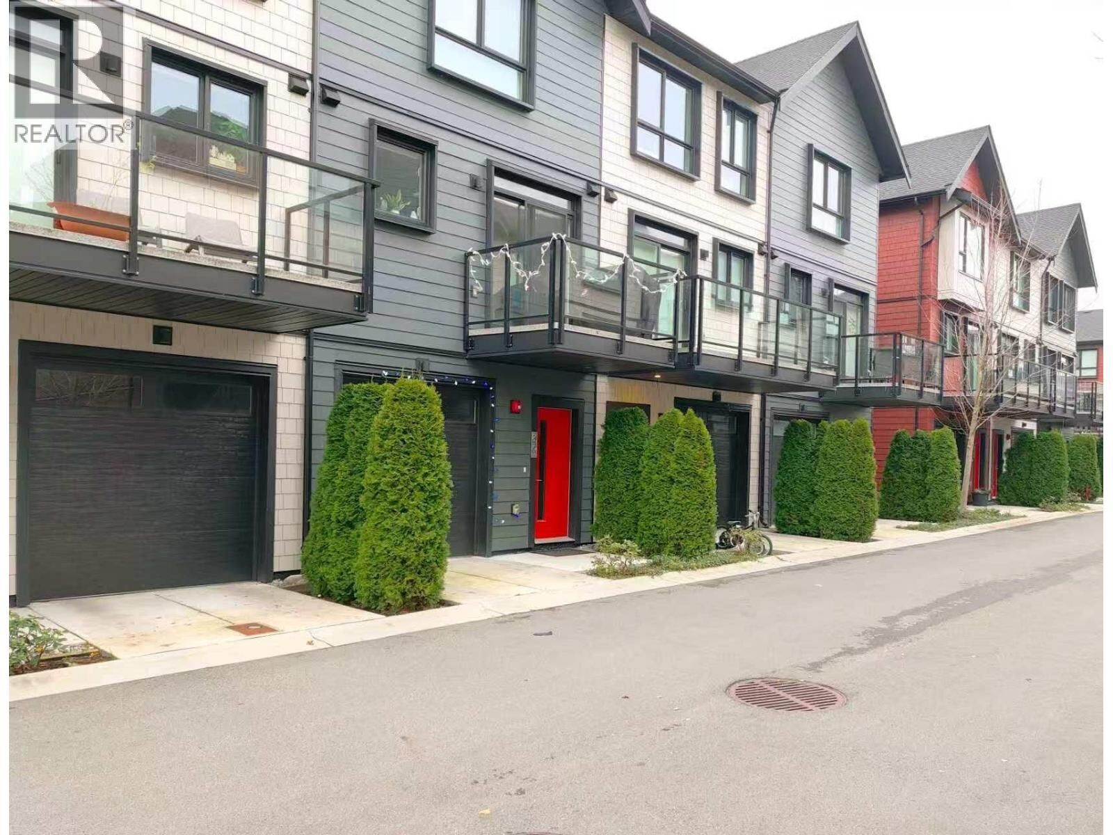 Property Photo:  4738 Hemlock Way 151  BC V4M 0E3 