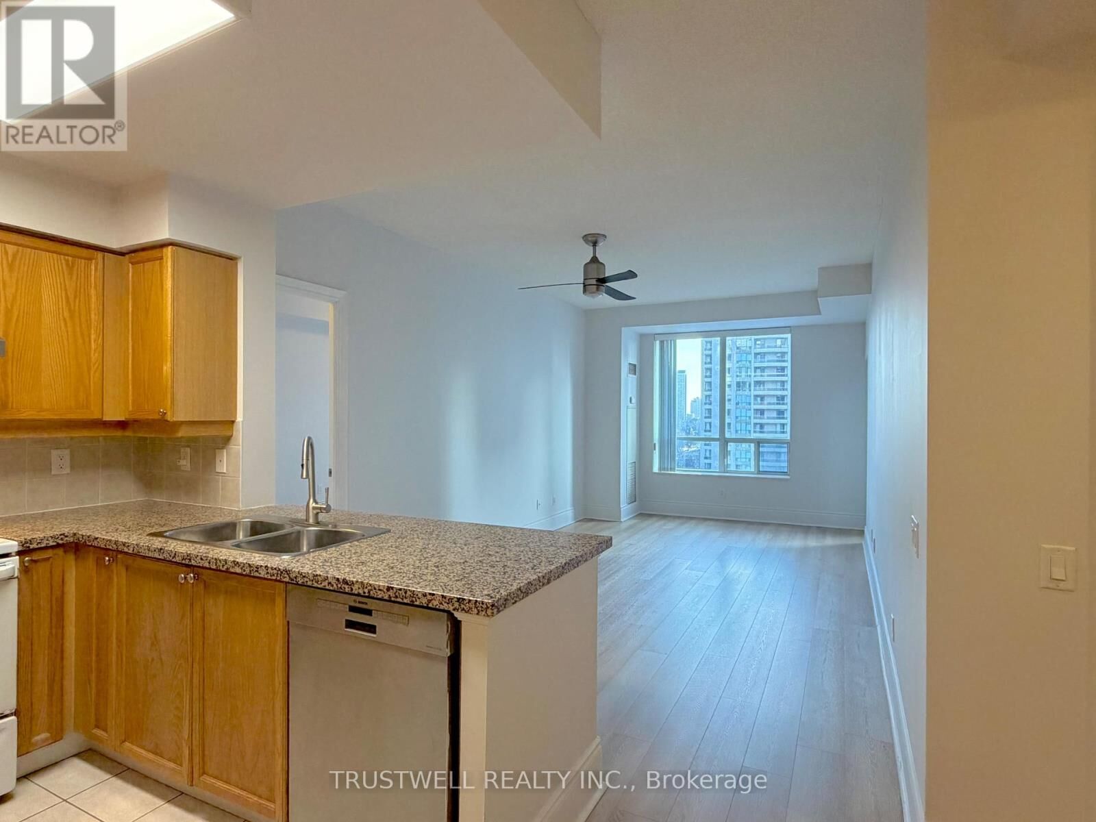 Property Photo:  8 McKee Avenue 804  ON M2N 7E5 