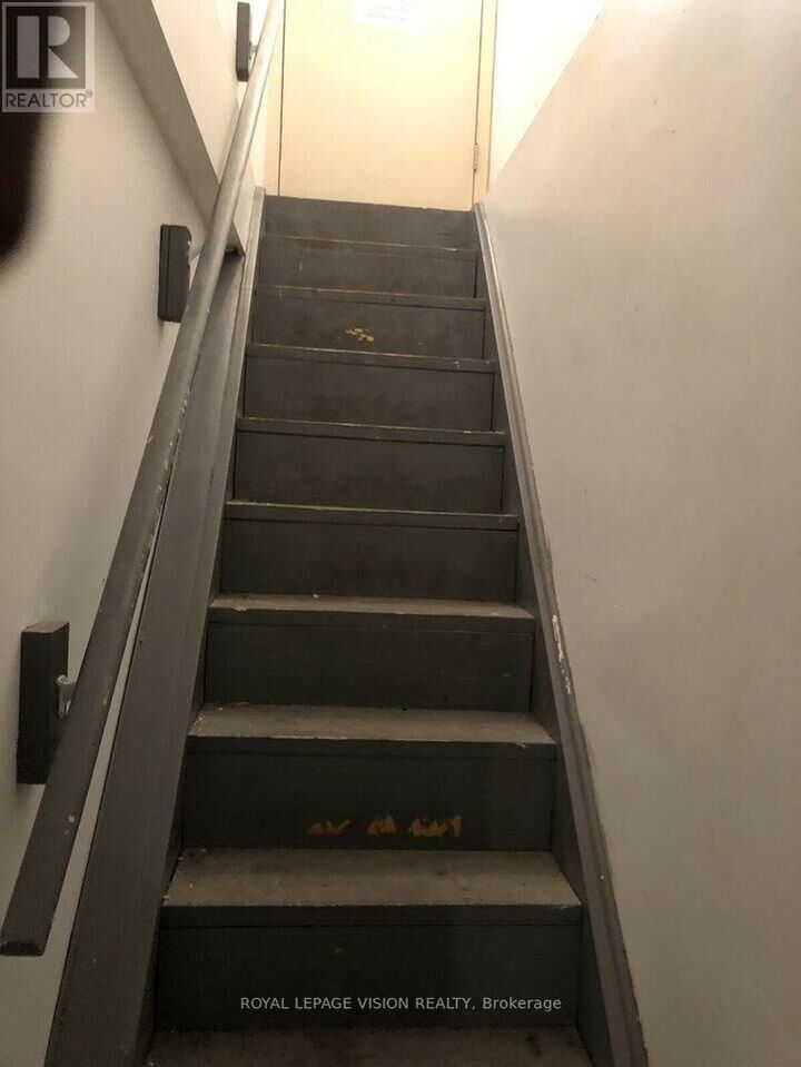 Property Photo:  9 Chadwick Drive  ON L1S 5W2 