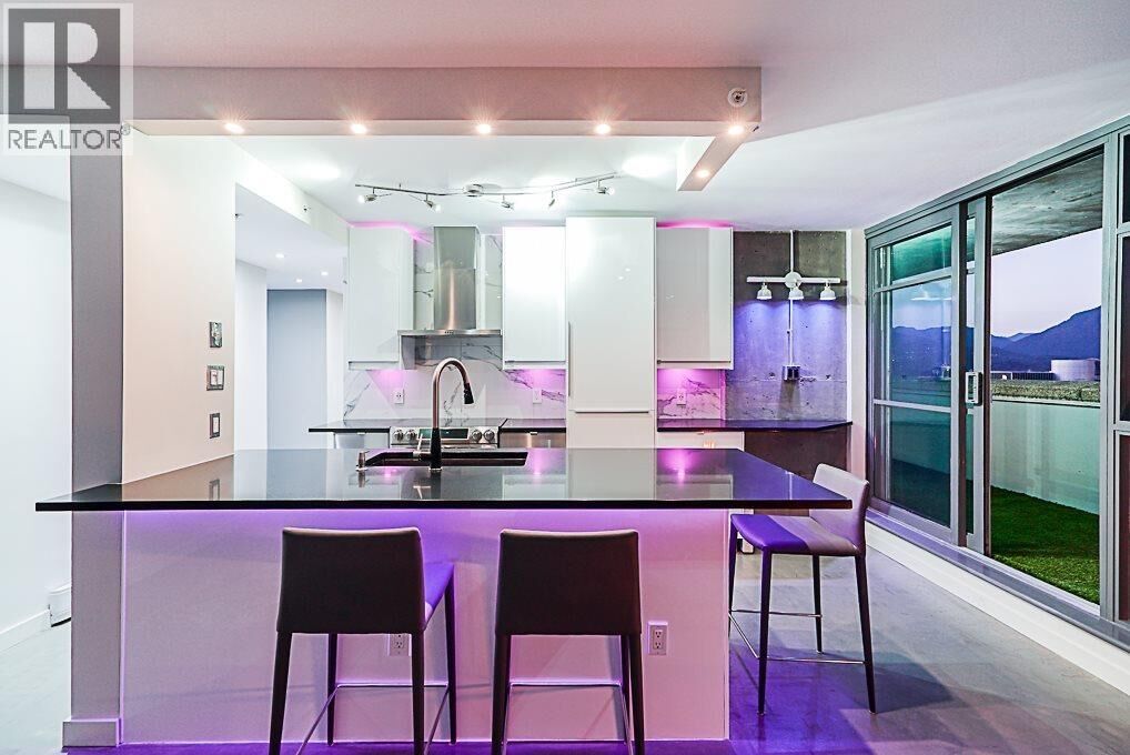 Property Photo:  438 Seymour Street 3004  BC V6B 6H4 