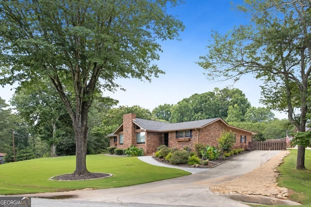 Property Photo:  2816 Cardinal Lake Circle NW  GA 30096 