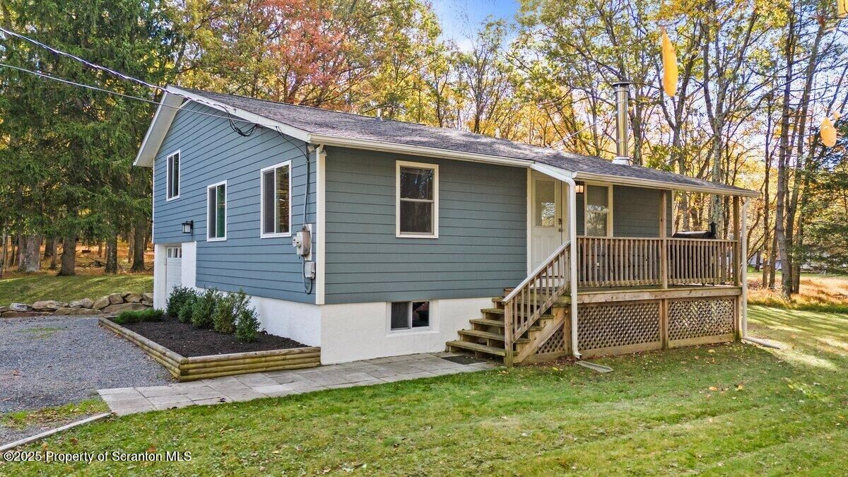 Property Photo:  103 Sycamore Circle  PA 18210 