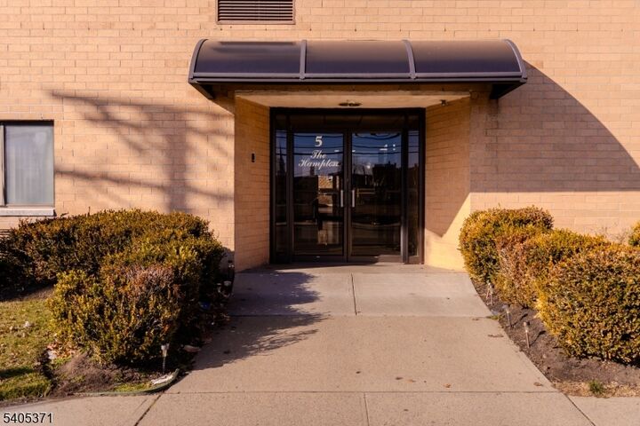 Property Photo:  5 Linden St 2H  NJ 07601 