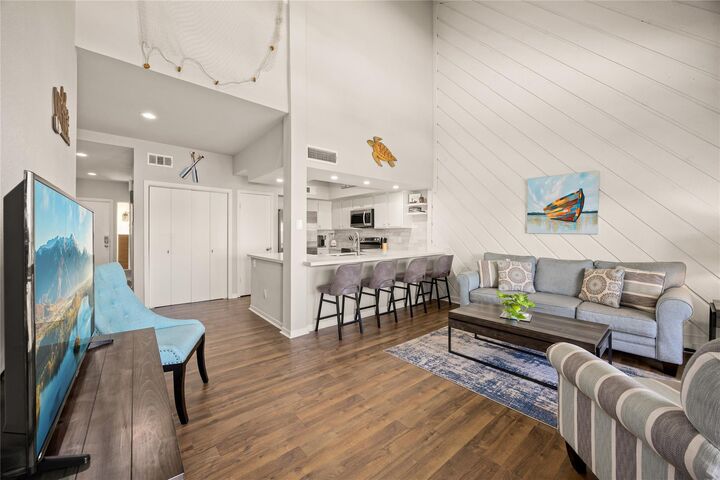 Property Photo:  108 April Point Drive S  TX 77356 