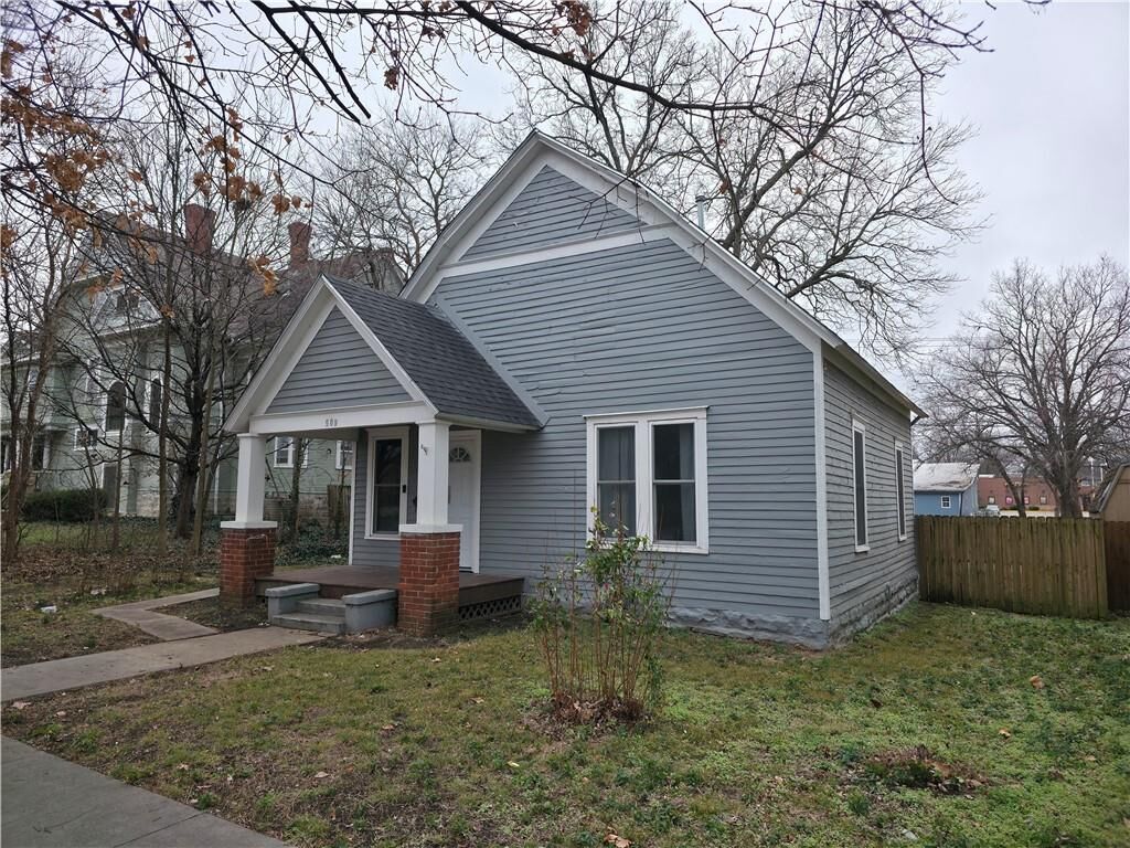 Property Photo:  509 W Myrtle Street  KS 67301 
