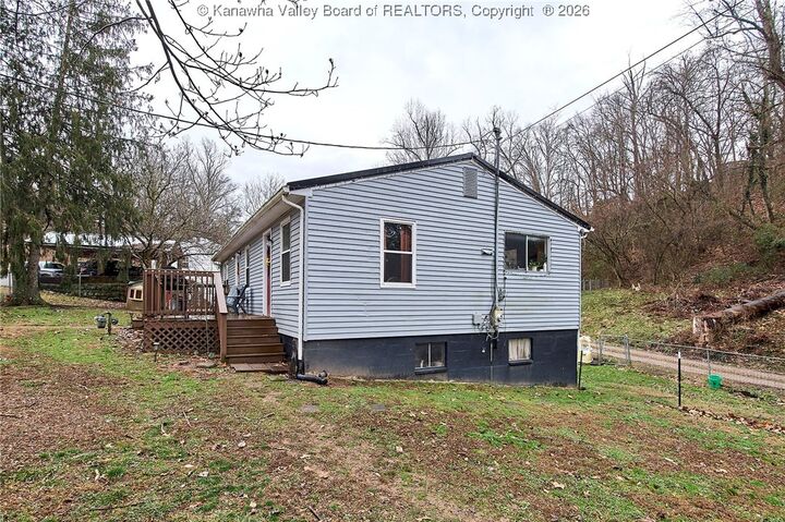 Property Photo:  104 Woodland Drive  WV 25143 