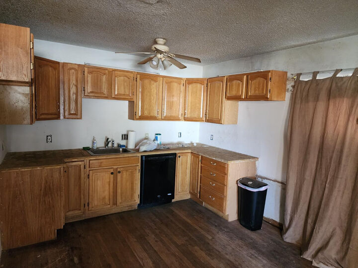 Property Photo:  230 S 11th Street  TX 79364 