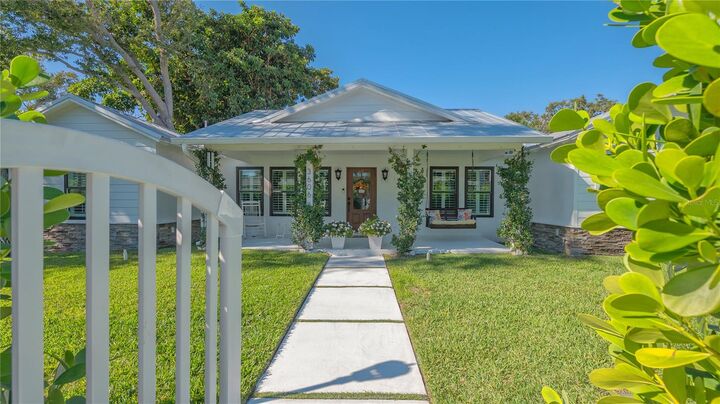 Property Photo:  3606 Palonia Court  FL 34239 
