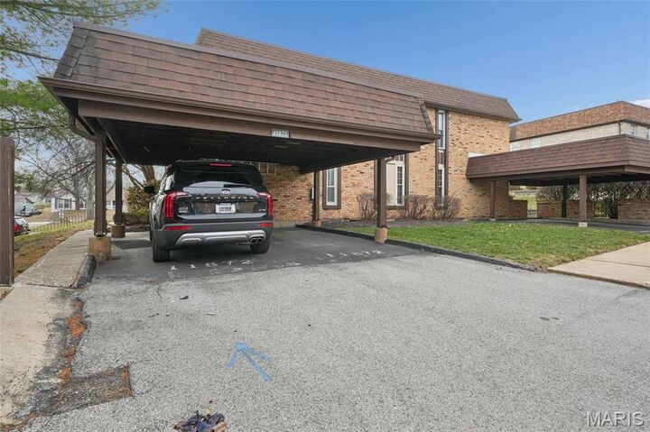 Property Photo:  11872 Cresta Verde Drive D  MO 63146 