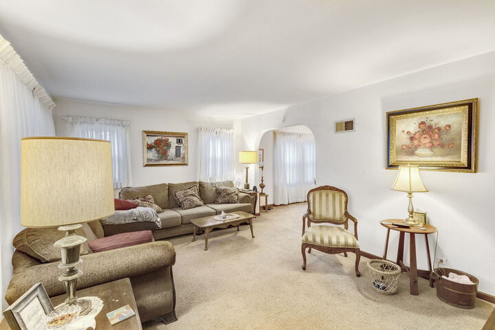 Property Photo: 3228 Peoria Street IL 60475