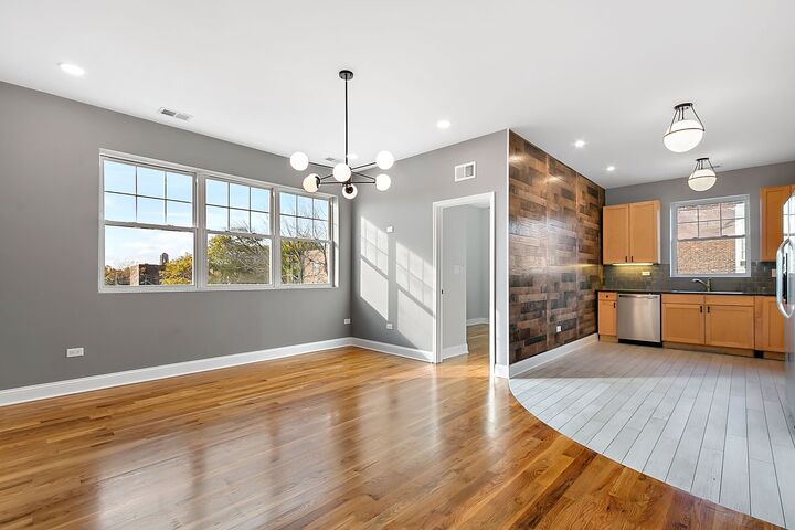 Property Photo: 6156 S Kenwood Avenue 1E IL 60637