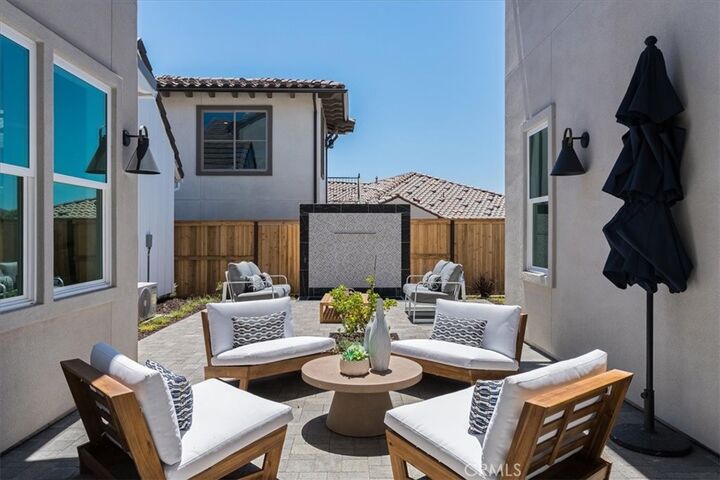 Property Photo:  1458 Parsons Way  CA 93401 