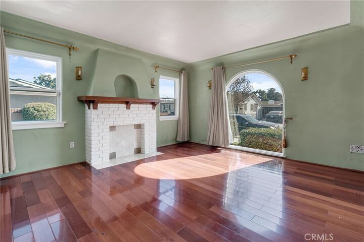 Property Photo:  471 E Platt Street  CA 90805 