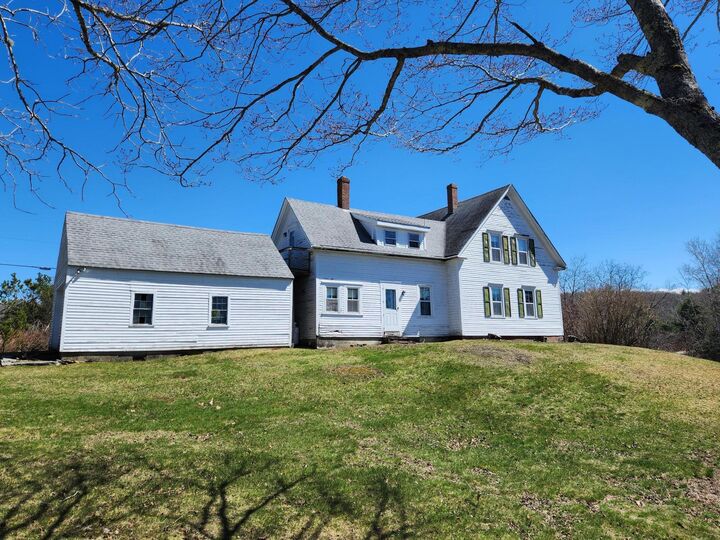 Property Photo:  141 Gross Point Road  ME 04472 