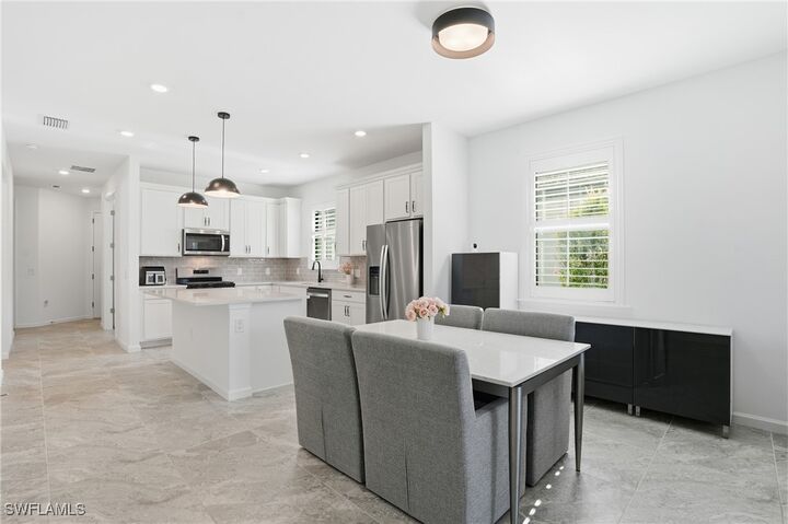 Property Photo: 1645 Serena Avenue FL 34120