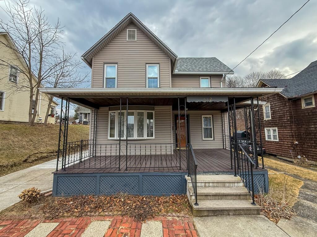 Property Photo: 612 Lincoln Street PA 18840
