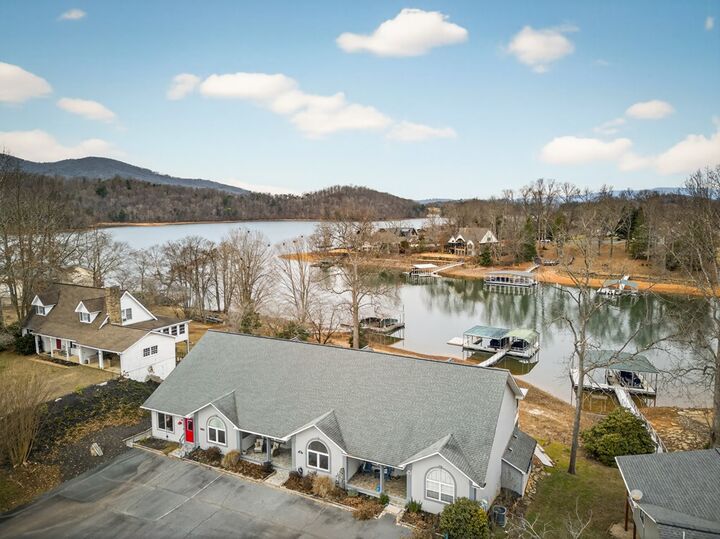 Property Photo:  209B N Berrong Street  GA 30546 