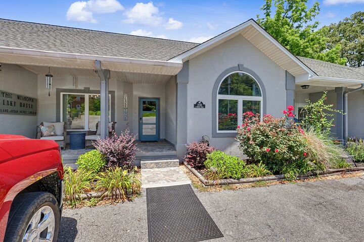 Property Photo:  209B N Berrong Street  GA 30546 