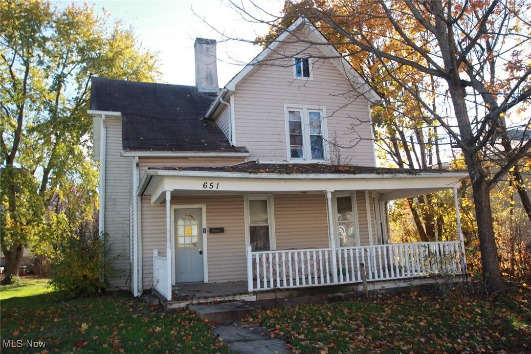 Property Photo: 651 E 6th Street OH 44460