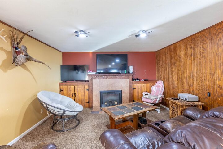 Property Photo:  3877 Lily Ave  IA 51238 