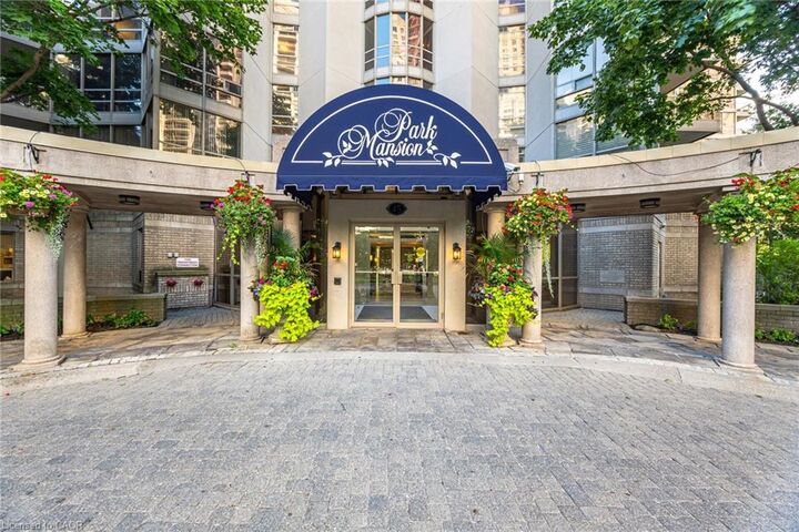 Property Photo: 45 Kingsbridge Garden Circle 3208 ON L5R 3K4